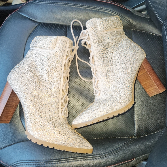 NWOT Ladies Size 9.5 Steve Madden Illisa Ankle Boot - Picture 3 of 7